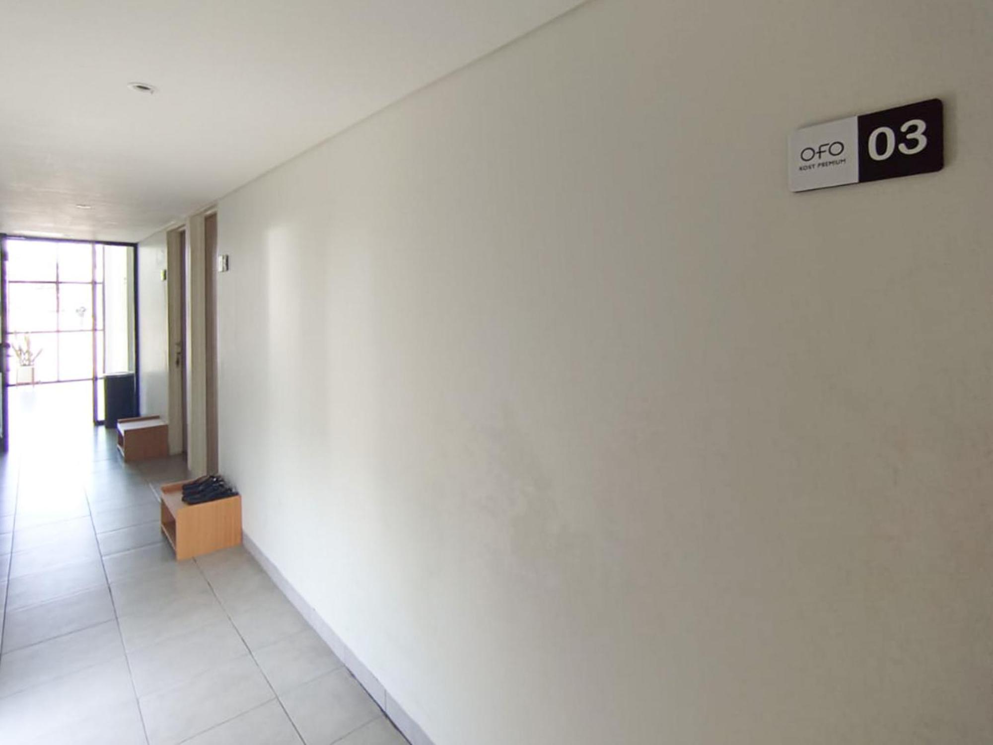 Ofo Kost Premium Kampung Inggris Pare Syariah Mitra Reddoorz Hotel Bagian luar foto