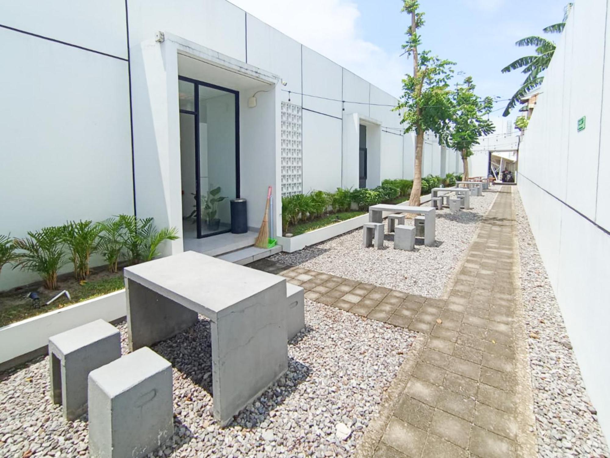 Ofo Kost Premium Kampung Inggris Pare Syariah Mitra Reddoorz Hotel Bagian luar foto