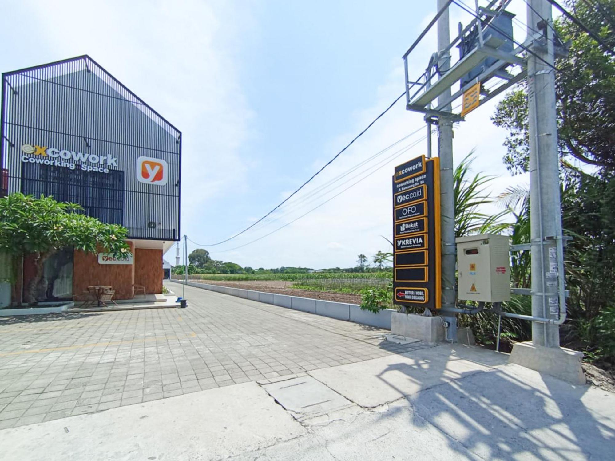 Ofo Kost Premium Kampung Inggris Pare Syariah Mitra Reddoorz Hotel Bagian luar foto