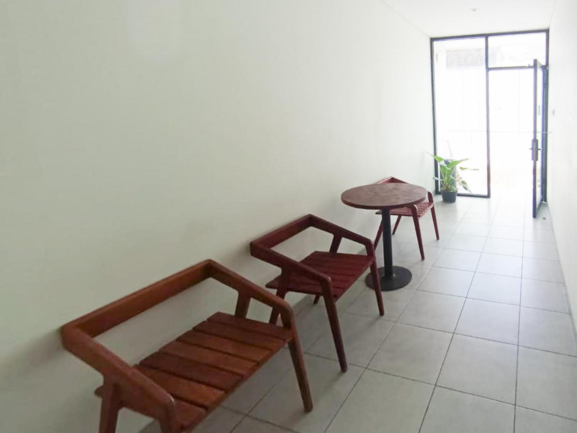 Ofo Kost Premium Kampung Inggris Pare Syariah Mitra Reddoorz Hotel Bagian luar foto